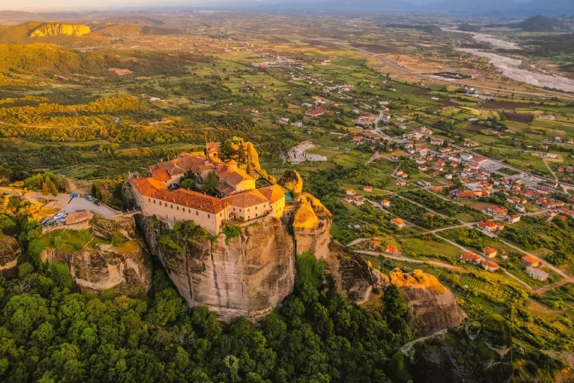 Roussanou Monastery: The Rose of Meteora